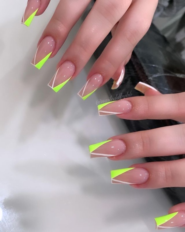 Backdate 4 + Hot Summer Nail Designs To Try For The Season