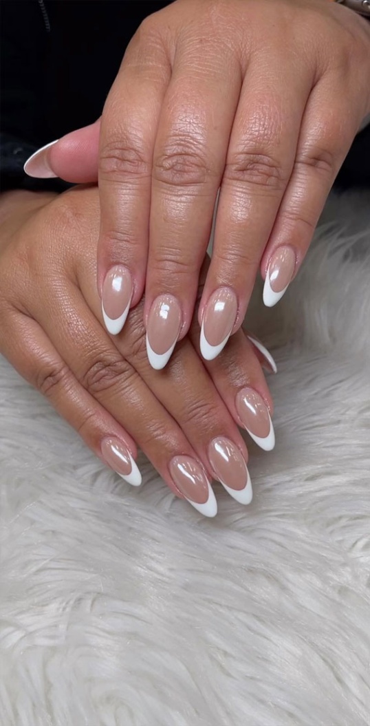 Niche Utama 2  Elegant Bliss Captivating Wedding Nail Designs : French Tip